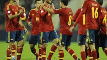 <b>CELEBRANDO. </b>Los jugadores de la Selección festejan uno de los tantos conseguidos en Bielorrusia.