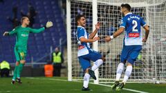 GRAF1861. CORNELLA, 17/01/2018.- El centrocampista del RCD Espanyol &Oacute;scar Melendo (c) celebra su gol frente al FC Barcelona, &uacute;nico del partido, durante el encuentro de ida de los cuartos de final de Copa del Rey que RCD Espanyol y FC Barcelo