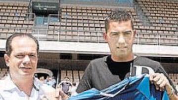 <b>PRESENTACIÓN. </b>Adrían Martín, en su presentación ayer con Morales.