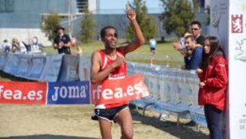 El eritreo Kidane Tadesse venci&oacute; en la carrera larga del Campeonato de Espa&ntilde;a de cross por equipos. 