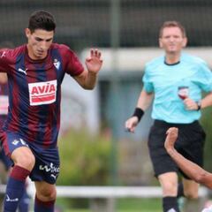 Pere Milla, cedido en el Numancia, renueva hasta 2020