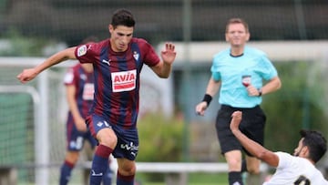 Pere Milla, cedido en el Numancia, renueva hasta 2020