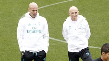 Zinedine Zidane junto a Bettoni.