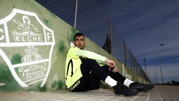 Carlos Castro debuta en el once ante un Cádiz que asusta