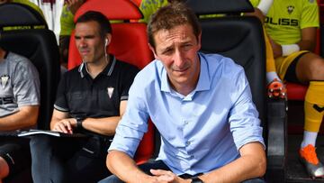 Luis Miguel Ramis antes de un partido.