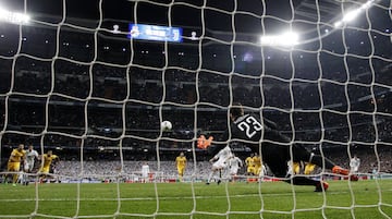 1-3.Cristiano Ronaldo marcó el gol de la clasificación de penalti en el minuto 93.