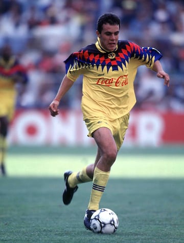 Cuauhtemoc Blanco del America durante juego de la Temporada 1993-94.