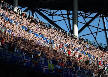 Wanting to stay longer | Iceland fans as they do the thunderclap during the 2018 FIFA World Cup match against Nigeria.