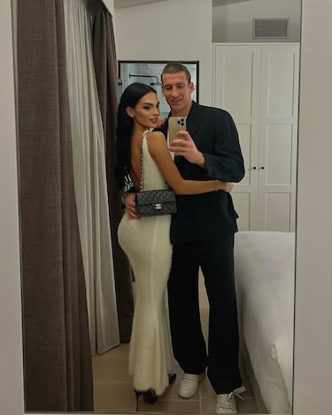 Actualmente mantiene una relación con Marika D’Angelo, una conocida influencer italiana y modelo italiana.