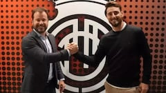 Ortells y Aduriz negocian en Barcelona