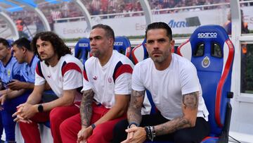 Fernando Gago head coach of Guadalajara during the Quarterfinals first leg match between Guadalajara and Toluca as part of the Torneo Clausura 2024 Liga BBVA MX at Akron Stadium on May 08, 2024 in Guadalajara, Jalisco, Mexico.
