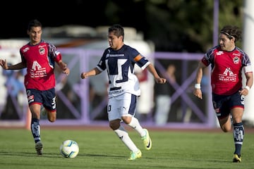 Ex jugador de los Universitarios, quien tuvo muy poca participación. Debutó en el  2011 y para 2012 se perdió del panorama futbolístico.