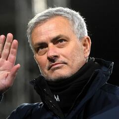 Mourinho ‘privileged’ to have attacking riches as Spurs reach 100 goals