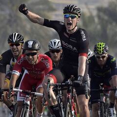 Sam Bennett hace doblete y refuerza el liderato en Turquía