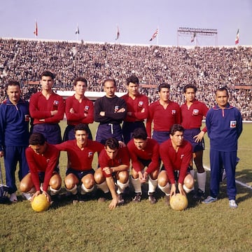 Misael Escuti; Luis Eyzaguirre, Raúl Sánchez, Carlos Contreras, Sergio Navarro; Eladio
Rojas, Jaime Ramírez Banda; Mario Moreno, Honorino Landa, Armando Tobar, Leonel Sánchez.
DT: Fernando Riera.