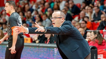 Una horrible segunda mitad condena al Baxi Manresa