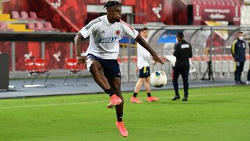 Duv&aacute;n Zapata antes de enfrentar a Per&uacute; por Eliminatorias