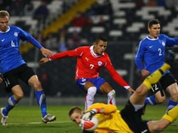 Estonia, 2011: La despedida de Chile antes de la Copa América fue ante los europeos en Santiago. La Roja ganó 4-0. 