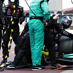 Mercedes: maquinaria pesada para sacar la tuerca de Bottas