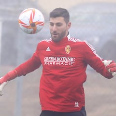 El Zaragoza busca un portero para competir con Cristian