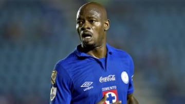 El mediocampista ofensivo de Camerún llegó al Cruz Azul para el Apertura 2013, ya con experiencia europea con el Real Betis de España. Nunca logró ser del agrado del técnico, Guillermo Vázquez, por lo que salió de la institución cementera un año después, con un gol en 12 juegos disputados. Después de seis meses sin jugar, llegó al Atlante del Ascenso MX con el que participó por seis meses más.