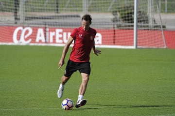 24/10/16 STEVE NASH ENTRENANDO CON EL RCD MALLORCA  ex jugador de baloncesto de la NBA y accionista del club