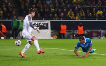 1-2. Rondón anota el segundo tanto.