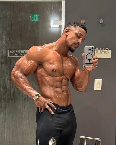 El estadounidense nacido en 1995 empezó su carrera deportiva jugando al fútbol americano.