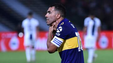 CORDOBA, ARGENTINA - FEBRUARY 02: Carlos Tevez of Boca Juniors celebrates after scoring the second goal of his team during a match between Talleres and Boca Juniors as part of Superliga 2019/20 at Mario Alberto Kempes Stadium on February 2, 2020 in Cordoba, Argentina. (Photo by Amilcar Orfali/Getty Images)