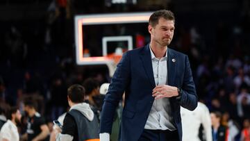 As the Portland Trail Blazers deal with the fallout from the gambling scandal that led to Chauncey Billups’ arrest, they named their interim coach.