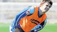 Piqué se daña la rodilla y estará dos semanas fuera