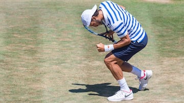 Feliciano L&oacute;pez celebra su victoria ante Tomas Berdych en cuartos de final de la Mercedes Cup que se disputa en Stuttgart.