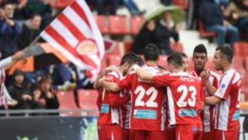 Los jugadores del Girona celebran uno de los goles.