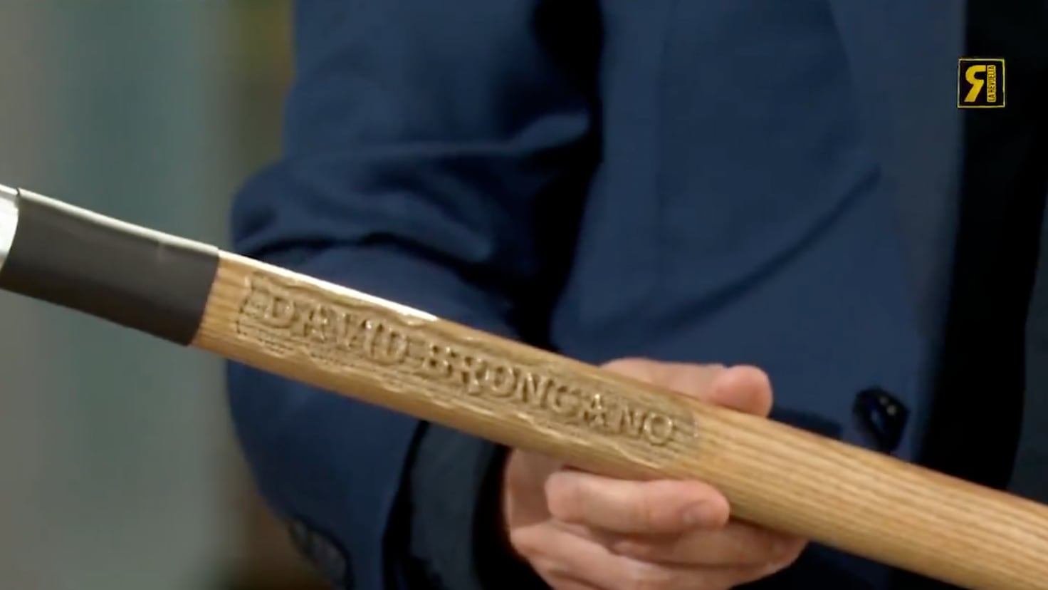 Alex Txikon entrega un regalo póstumo de Carlos Suárez a David Broncano - AS.com