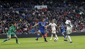 El jugador del Real Madrid Vinicius marca el 5-0 al Melilla. 