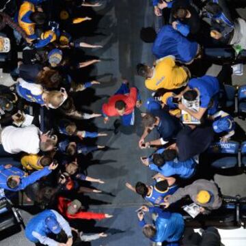 Vista aérea de la salida a pista de Stephen Curry en el Oracle Arena.