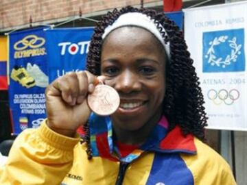 En los Olímpicos de Atenas 2004, Mabel Mosquera ganó medalla de bronce en levantamiento de pesas.