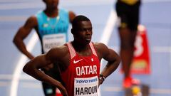 El qatar&iacute; Abdalleleh Haroun reacciona tras ser descalificado en la tercera serie de los 400 metros de los Mundiales Indoor de Atletismo de Birmingham.