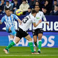 Resumen y goles del Málaga vs Racing de Santander, jornada 30 de LaLiga SmartBank