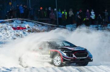 Elfyn Evans y su copiloto Daniel Barritt