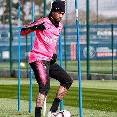 Neymar vuelve a entrenar