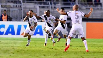 Ponte Preta celebra el gol de la victoria ante Flamengo.