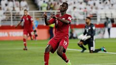 Almoez Ali, uno de los futbolistas de Qatar se&ntilde;alados por Emiratos &Aacute;rabes, celebra un gol en la semifinal.