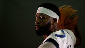 Due to a bad shot, Anthony Davis will have to wear glasses to play basketball for the rest of his life. This is what his doctors have recommended.