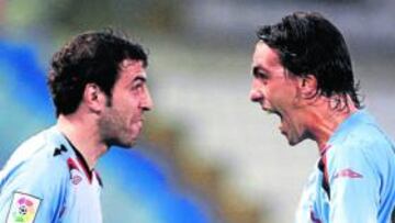 <b>POR TODO LO ALTO. </b>Jordi celebra el gol ante el Castellón con Trashorras, que le dio la asistencia.