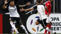 Corinthians llega a la punta del grupo tras vencer a Cerro