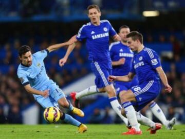 Manchester City y Chelsea no lograron sacarse diferencias en Stamford Bridge.