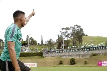 La hinchada de Nacional preparó un Banderazo para apoyar a su equipo 