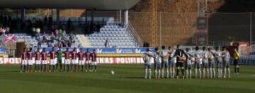 Imagen del minuto de silencio antes del Guadalajara - Real Madrid Castilla. 