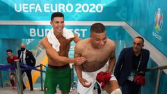 Watch as Mbappé flawlessly recreates Ronaldo’s iconic early career moves!